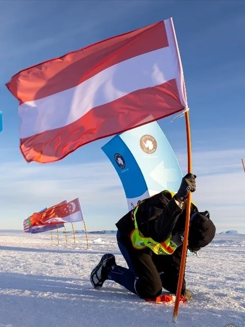 Antarctic Ice Ultra 2025 mit Rainer Predl (© Predl) Antarctic Ice Ultra 2025 mit Rainer Predl (© Predl)