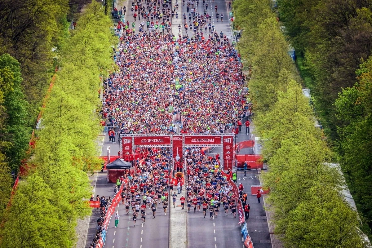 Start zum Berliner Halbmarathon 2024 (Foto: © SCC EVENTS / Sportograf) Start zum Berliner Halbmarathon 2024 (Foto: © SCC EVENTS / Sportograf)