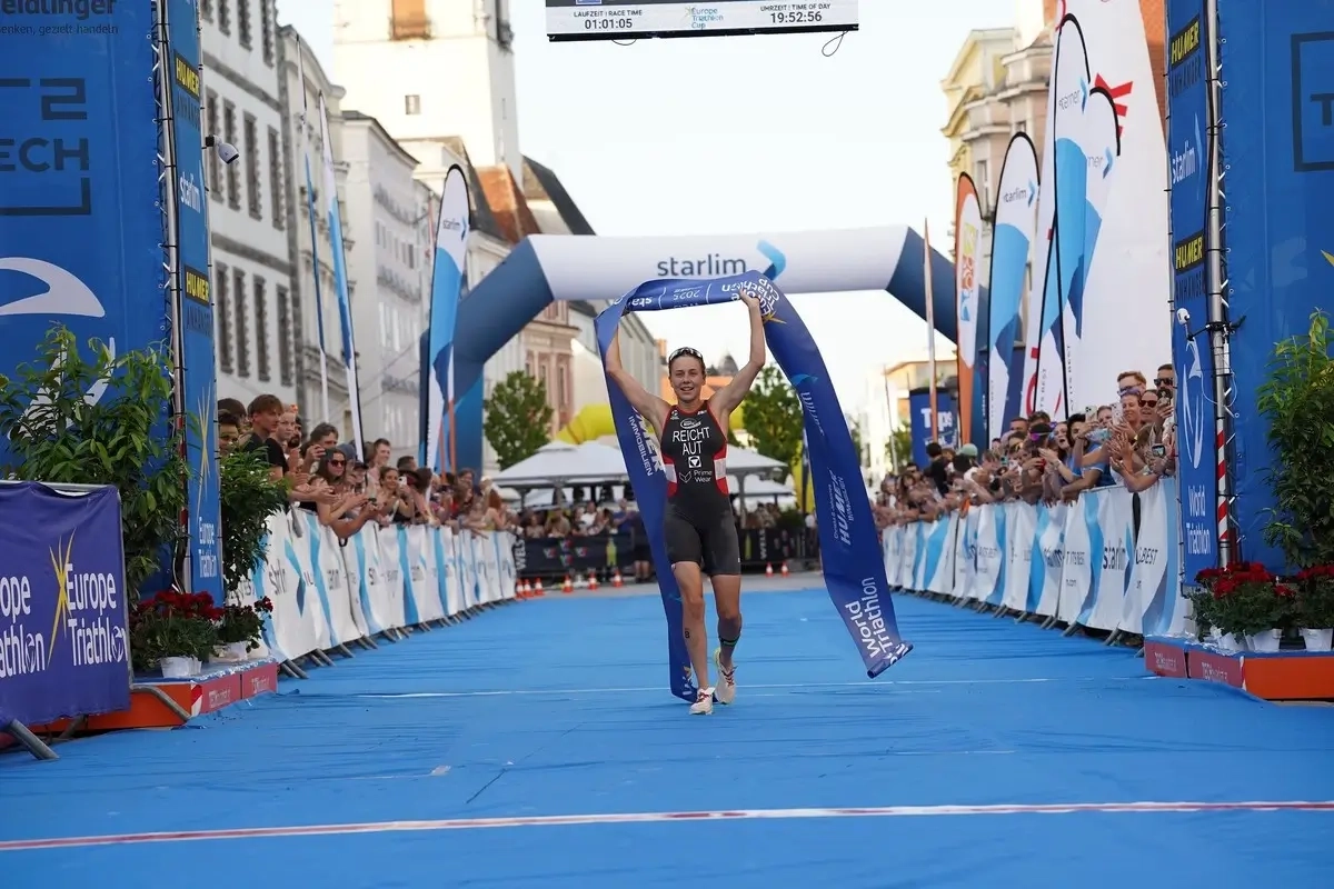 Carina Reicht siegt beim Triathlon Wels 2025 (Foto: © Gierlinger) Carina Reicht siegt beim Triathlon Wels 2025 (Foto: © Gierlinger)
