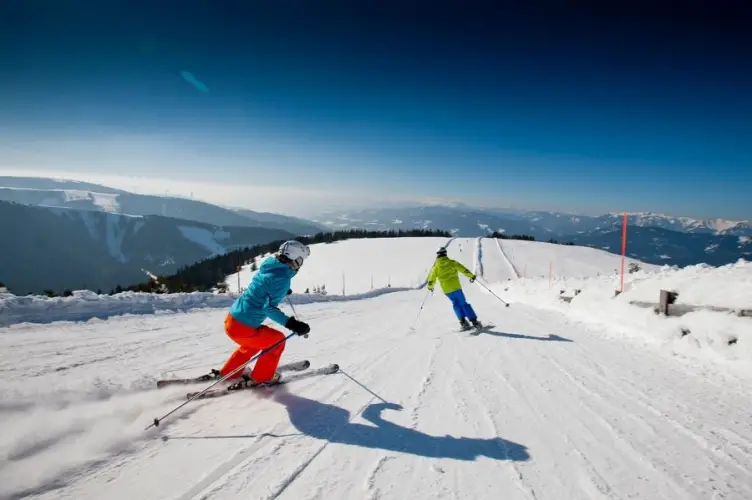 Skifahren Stuhleck  (C) Hochsteiermark / Tom Lamm