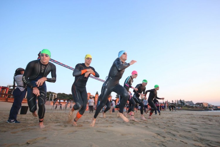 The start of what turned out to be a fantastic day of racing in Buffalo City. (c) Craig Muller for IRONMAN