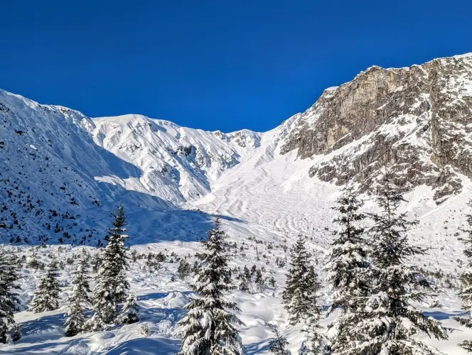 Skitour Tagweidkopf 04: Die Fernpassrinne ist im oberen Abschnitt bis zu 40° steil.