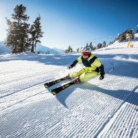 Skifahren im Skigebiet Hochzillertal (C) simonrainer.com