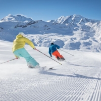 Skifahren auf perfekt präparierten Pisten © Pascal Gertschen