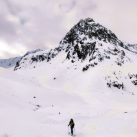 Peistakogel Skitour 12: Nun links bergauf.