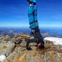 Jungfrau-Normalweg-26: Nach einem langen Nickerchen folgt ein kurzes Aufwärmprogramm für den Abstieg