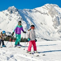Skiing La Cluasz (C) Aravis / David Machet