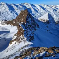 Eiskögele Skitour 25: Blick vom Grat zurück Richtung Hangerer. Geniales Panorama.