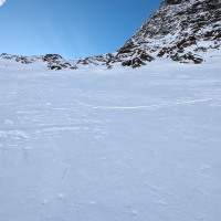 Eiskögele Skitour 06: Etwa bei der Hälfte des Hanges.