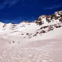 Kraspesspitze Skitour 18: Das Gipfelkreuz in Sicht.