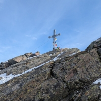 Skitour Schöntalspitze 17: Niemand am Gipfel. Ein eher seltener Moment bei einem Mode-Skitourenberg...