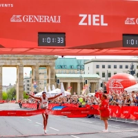 Samuel Fitwi wird schnellster Deutscher beim Berliner Halbmarathon in 61:33 Mnuten. Foto: © SCC EVENTS / Jean-Marc Wiesner