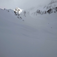 Skitour Tonigenkogel 08: Wir hatten im Steilhang aufgrund der Schneelage und der schlechten Sicht kehrt gemacht.