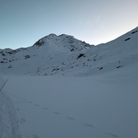 Skitour Kuhscheibe 15: Das alpine Gelände ist geschafft. Die restliche Route führt nun über die Amberger Hütte bis ins Tal nach Gries.