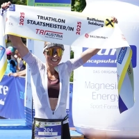 Anna Pabinger holt beim Trumer Triathlon Staatsmeistertitel auf der Mitteldistanz