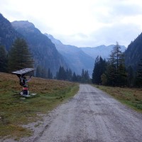 Bergtour-Ankogel-4: Der Weg zur Schwußnerhütte ist durchgehend flach