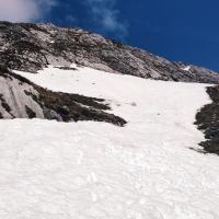 Hohe Munde 12: Ende Mai gibt es natürlich noch einige Altschneefelder