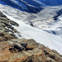 Jungfrau-Normalweg-18: Nun folgen nur noch ein paar Meter über Felsen, ehe der Gipfel erreicht ist