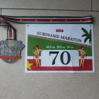 Paramaribo Marathon: Startnummer plus Medaille