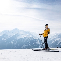 Neben dem Speaking-Event und der Musik ist dieses Wochenende die richtige Zeit, das Skigebiet „Mountopolis“ ausgiebig zu erkunden und in die Skisaison zu starten. Foto: © W9 Studios - Lorenz Seiwald