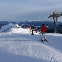 Perfekt präparierte Pisten in den ersten Stunden des Skitages