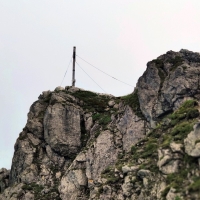 Schwarzhorn Überschreitung 03: Mittagspitze Gipfelkreuz