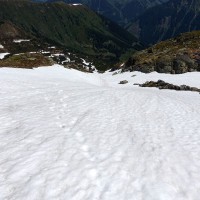 Großer Knallstein 35: Der schelle Abstieg, stehend bergab rutschen, nur ohne Skier