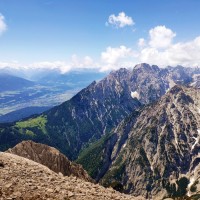 Hochnissl 04: Blick auf die benachbarten Berge im Westen