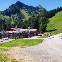 Fundelkopf 02: Auf der Bergstation ist eine Einkehr beim Alpengasthof Melkerboden möglich.