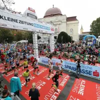 Graz Marathon 2017 - Start (C) Veranstalter / Hikimus