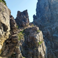 Schillerkopf 16: Kurz vor dem Gipfel treffen zwei Aufstiegswege zueinander.