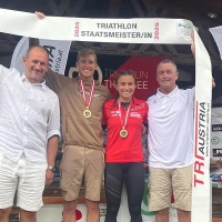 Thiersee Triathlon 2025: Tjebbe Kaindl und Tabea Huys küren sich zum Österreichischen Meister.