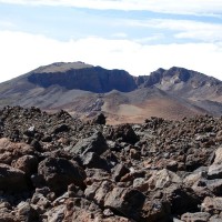 Pico del Teide - Normalweg: Blick von der Höhe der Bergstation auf einen benachbarten Vulkanberg. Dort erreicht man übrigens den Krater ohne Permit (Genehmigung).