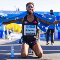 Amanal Petros lief einen sensationellen deutschen Rekord in 2:04:58 Stunden beim Berlin Marathon 2023. Foto: © SCC EVENTS/Sebastian Wells OSTKREUZ