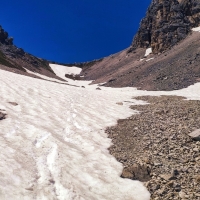 Wankspitze Aufstieg 15: Doch die Altschneefelder sind sogar ein Vorteil. So konnte ich ein Stück gemütlich im Schnee laufen/gleiten...