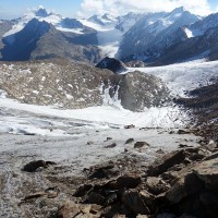 Bergtour-Großer-Ramolkogel-57: Geschafft. Nun geht es am Gletscherrand bergab