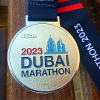 Dubai Marathon 2023 Medaille, Foto 29