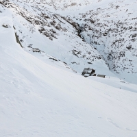 Eiskögele Skitour 35: Kurz vor der Langtalereckhütte rechts halten und nicht zu weit abfahren.
