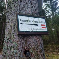 Brandstein &amp; Ebenstein 05: Nach wenigen Metern wird das Schild zur Sonnschienhütte erreicht. Diesem Weg wird nun gefolgt