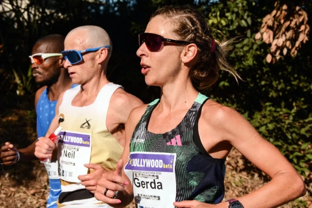 Ultralauf-Königin Gerda Steyn beim Comrades Marathon 2023. Foto: CMA